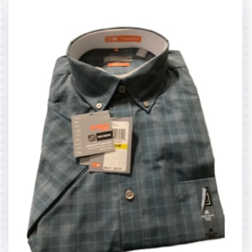 NWT Van Heusen Men”s Short sleeve Shirt Size Medium - Picture 1 of 9
